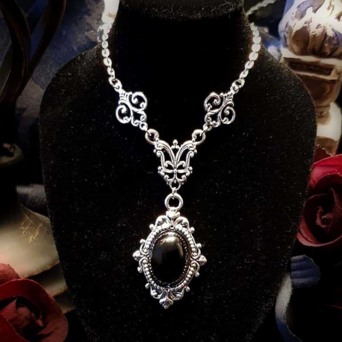Colar Camafeu Vampiro, Camafeu - Men'S Victorian Accessories avaliação e preço