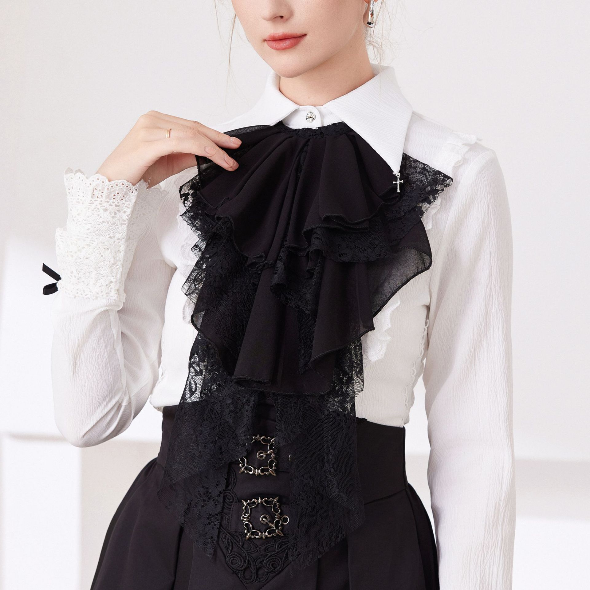 Gola Falsa Vitoriana Jabot par - Men'S Victorian Accessories avaliação e preço